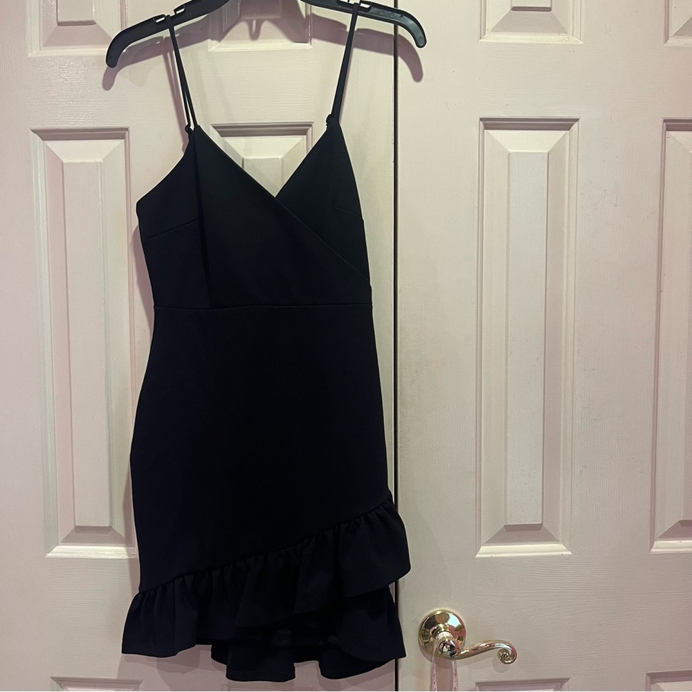 Lulus Sealed with a Kiss Black Bodycon Ruffled Mini Dress Size S Flaws